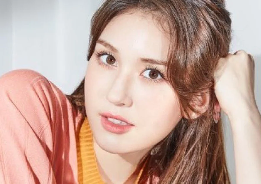 Transform your beauty regimen with Japanese makeup, renowned for its exquisite quality, precision, and innovation. From silky smooth foundations to vibrant eyeshadows and long-lasting lipsticks, indulge in a world of luxurious textures and vibrant pigments crafted to enhance your natural beauty. Discover the artistry of Japanese makeup techniques, designed to create flawless finishes and effortless elegance. Elevate your makeup routine with products enriched with nourishing ingredients and advanced formulations for a radiant, long-lasting look. Experience the epitome of sophistication and style with Japanese makeup, where tradition meets modernity for a truly captivating allure